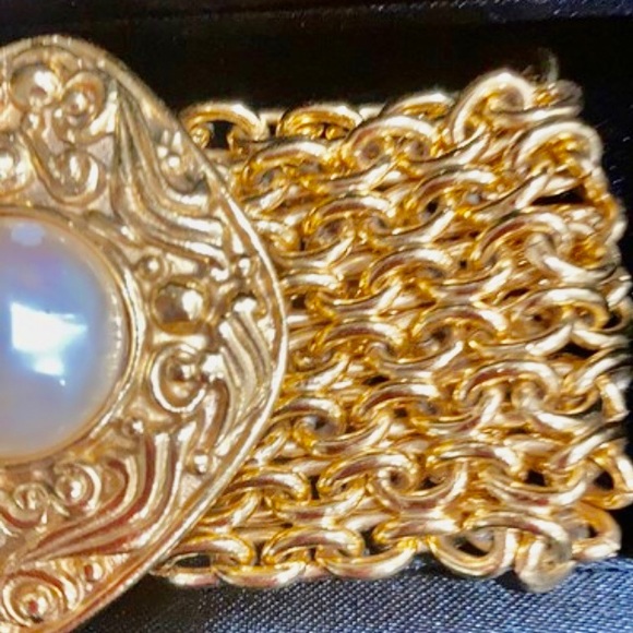 CHANEL 1980’S BYZANTINE STYLE WIDE PEARL METAL CHAIN BRACELET - Picture 3 of 12